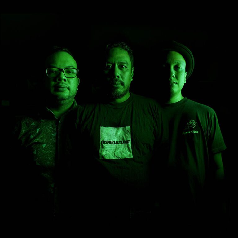 Agrikulture, Terang Di Gelap Cahaya, Lagu Baru Agrikulture, Single Terbaru Agrikulture, Musik Indie Indonesia, Dance Punk Indonesia, Band Jakarta, Skena Musik Independen